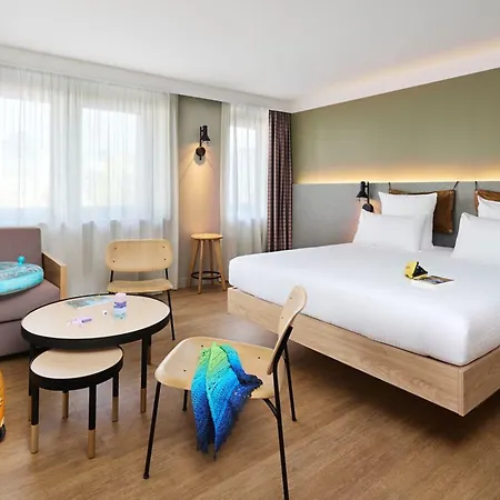 Hotel Moxy 3*