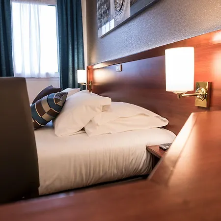 Moxy Hotel 3*
