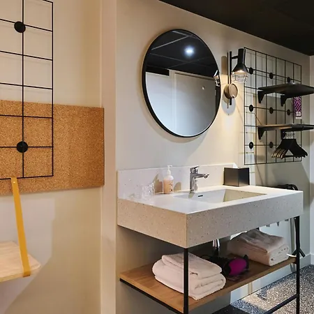 Hotel Moxy 3*