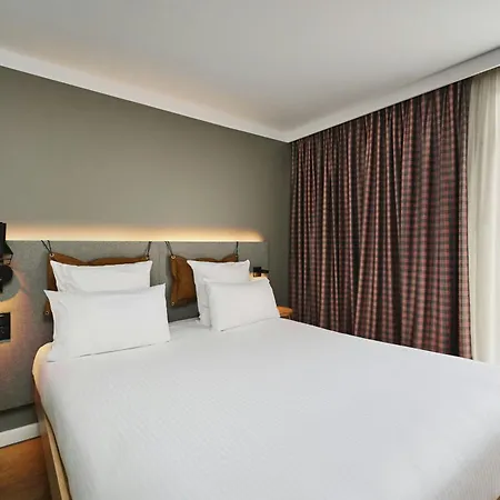 Moxy Hotell 3*