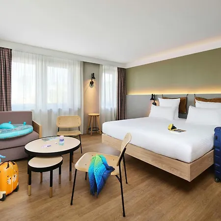 Moxy 3* Annecy