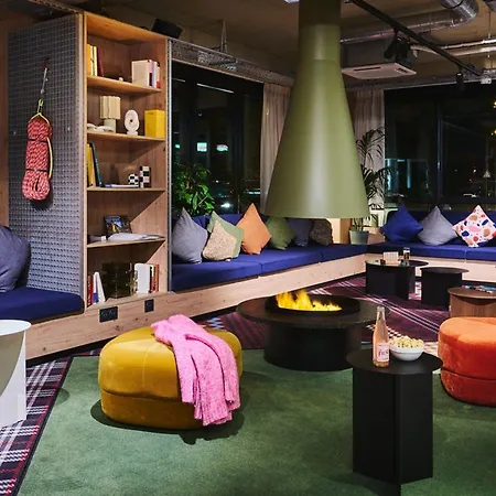 Moxy Hotel 3*