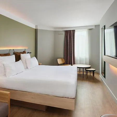 Hotel Moxy 3*