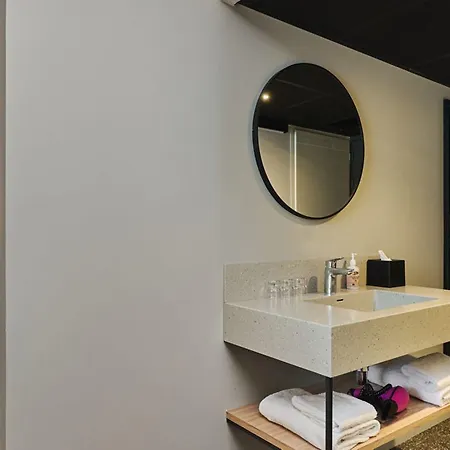 Moxy Hotel 3*
