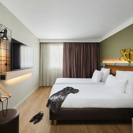 Hotel Moxy 3*