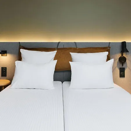 Hotel Moxy 3*