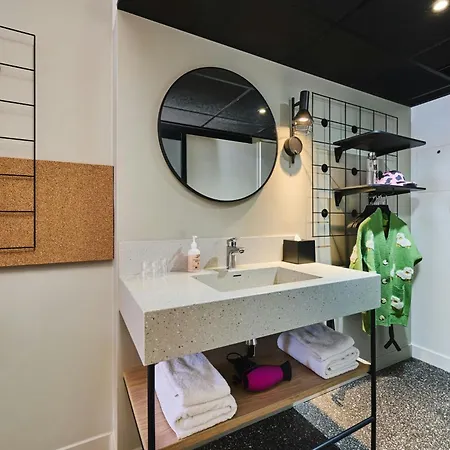 Moxy Annecy