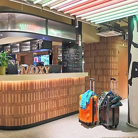 Ξενοδοχείο Moxy 3*